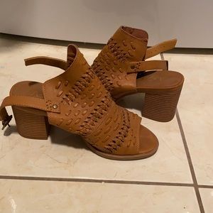 Brown heels. Size 7.